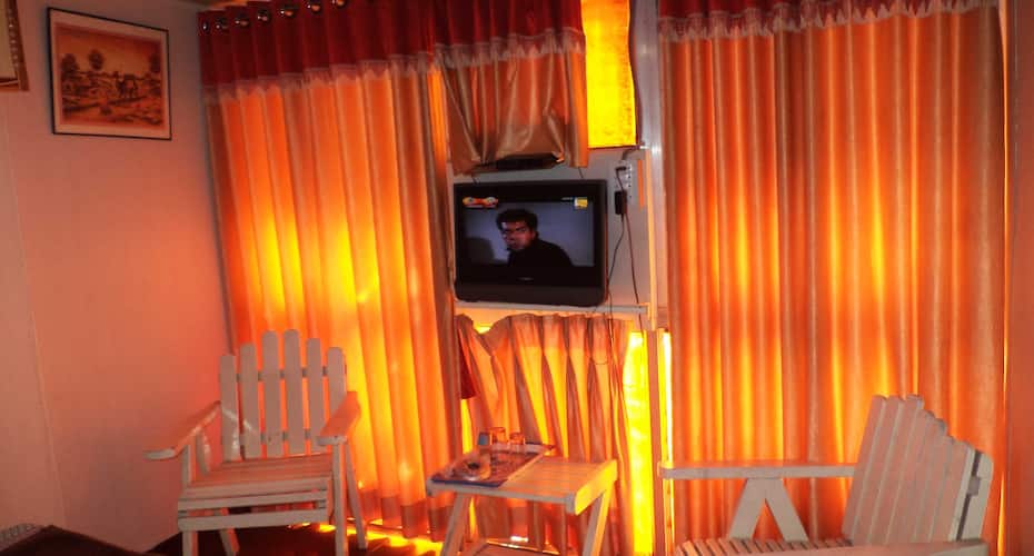 Atithi Gokul Club and Hotel, Ahmedabad 5